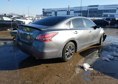 2015 Nissan Altima 2.5 S z USA, uszkodzony, nr VIN 1N4AL3AP8FC473621